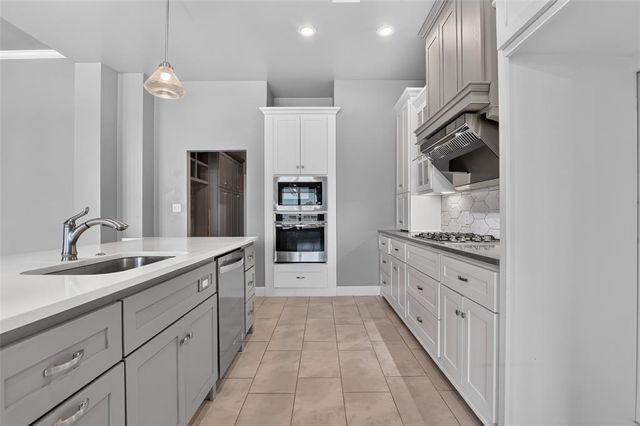 3032 Drake Crest Drive, Edmond, OK 73034