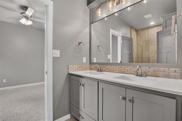 3032 Drake Crest Drive, Edmond, OK 73034