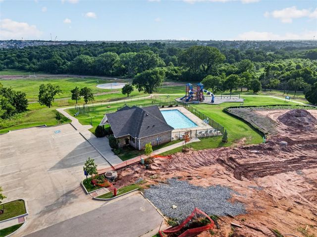 3032 Drake Crest Drive, Edmond, OK 73034