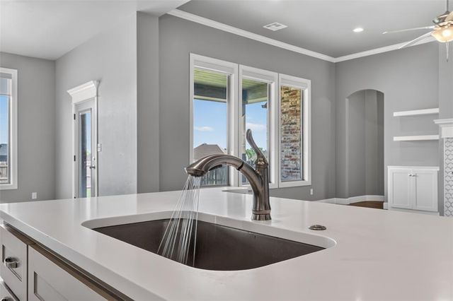 3032 Drake Crest Drive, Edmond, OK 73034