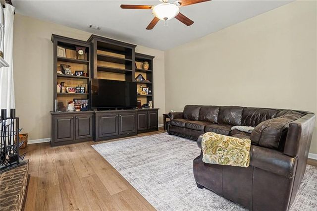 1001 City Market Street, Hoschton, GA 30548