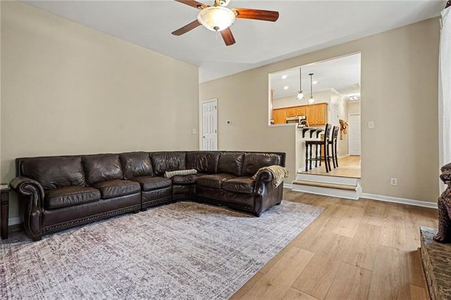 1001 City Market Street, Hoschton, GA 30548