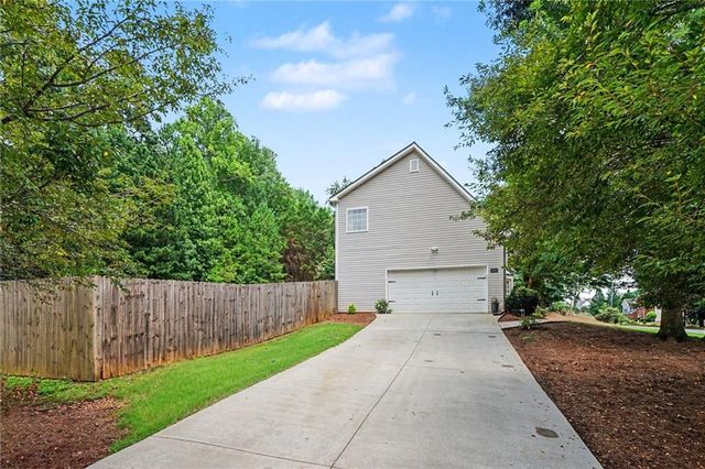 1001 City Market Street, Hoschton, GA 30548