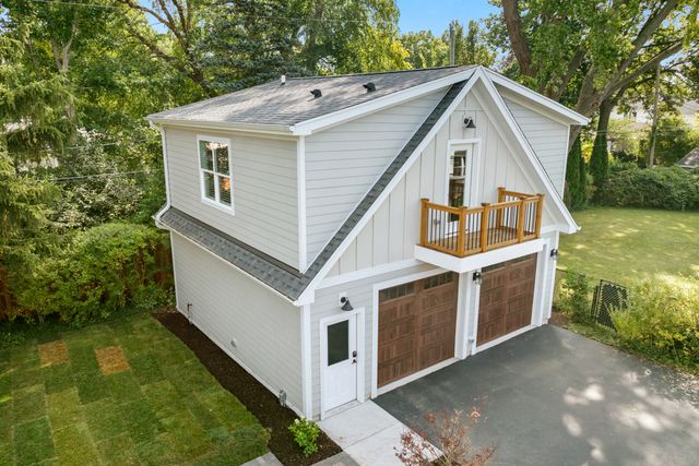 629 N Lincoln Avenue, Geneva, IL 60134