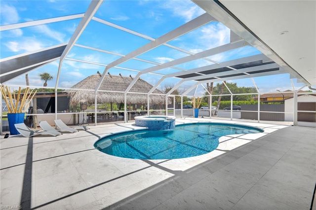 121 20th AVE NE, Naples, FL 34120