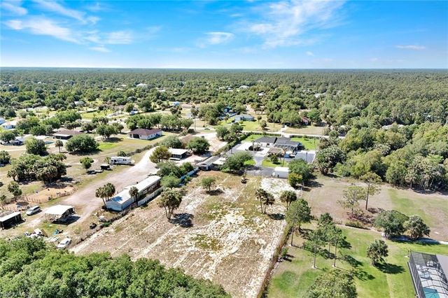 121 20th AVE NE, Naples, FL 34120