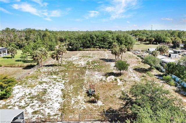121 20th AVE NE, Naples, FL 34120
