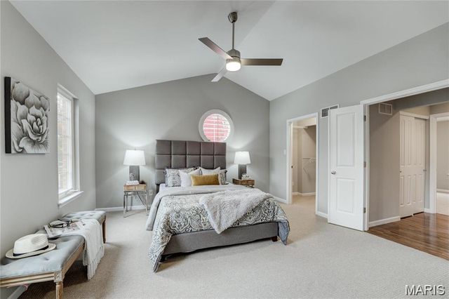 2113 Dogtown Walk, St Louis, MO 63139