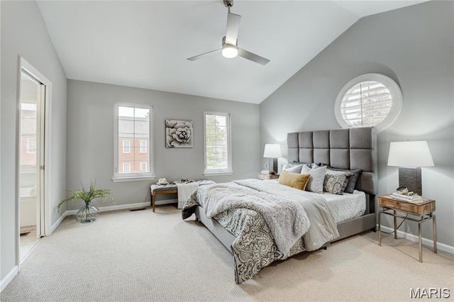 2113 Dogtown Walk, St Louis, MO 63139