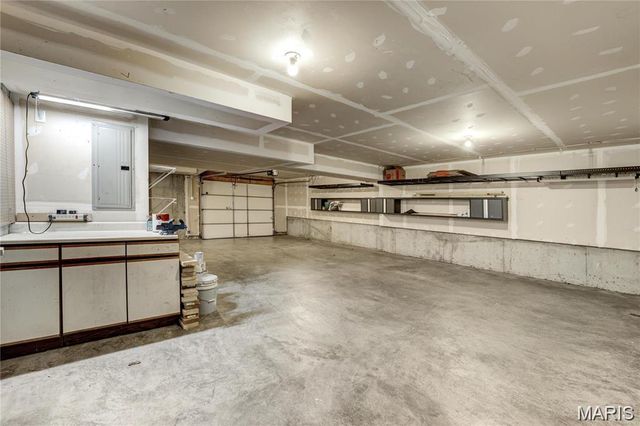2113 Dogtown Walk, St Louis, MO 63139