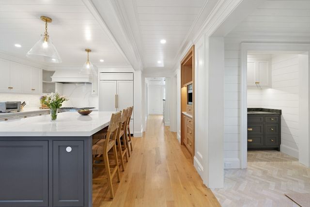 56 North Summer Street, Edgartown, MA 02539