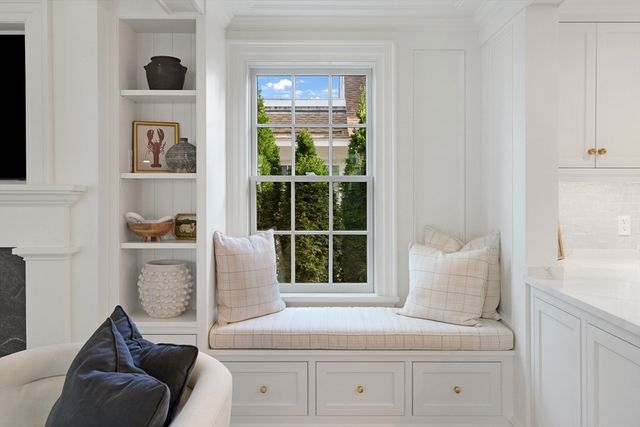56 North Summer Street, Edgartown, MA 02539