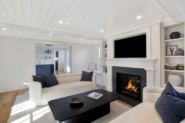 56 North Summer Street, Edgartown, MA 02539
