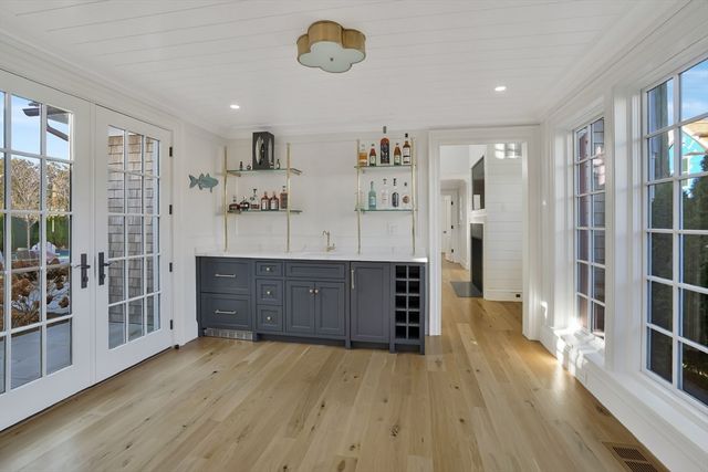 56 North Summer Street, Edgartown, MA 02539
