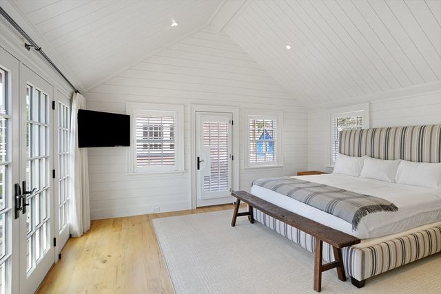 56 North Summer Street, Edgartown, MA 02539