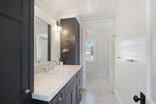 56 North Summer Street, Edgartown, MA 02539
