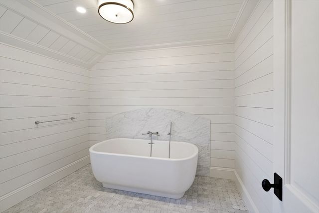 56 North Summer Street, Edgartown, MA 02539