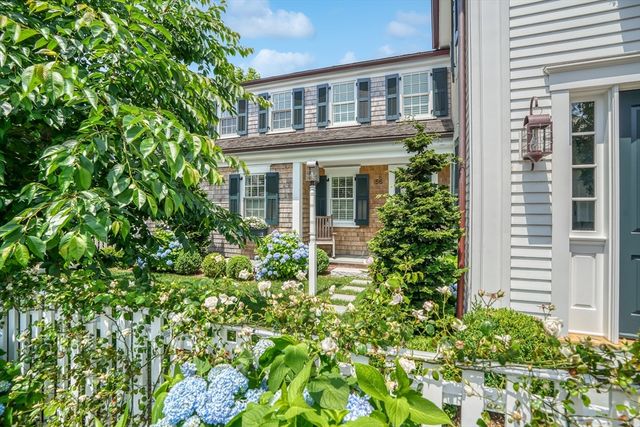 56 North Summer Street, Edgartown, MA 02539
