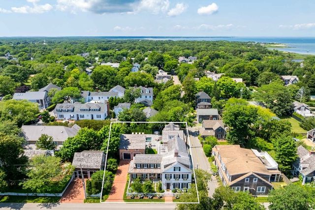 56 North Summer Street, Edgartown, MA 02539