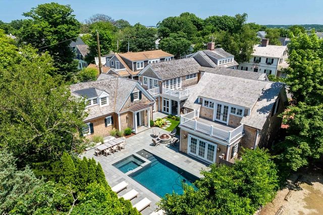 56 North Summer Street, Edgartown, MA 02539