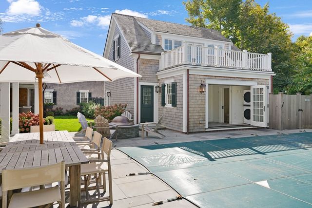 56 North Summer Street, Edgartown, MA 02539