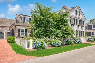 56 North Summer Street, Edgartown, MA 02539