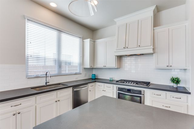 402 Templeton Drive, Fort Worth, TX 76107