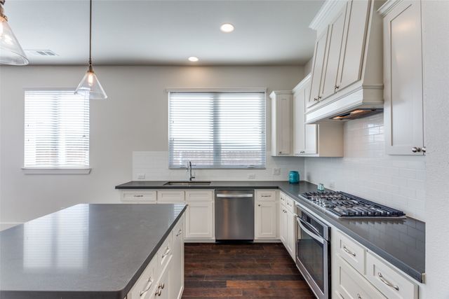 402 Templeton Drive, Fort Worth, TX 76107