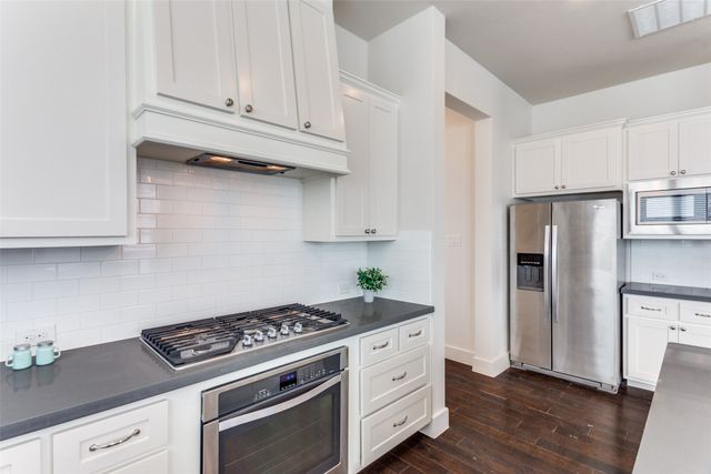 402 Templeton Drive, Fort Worth, TX 76107