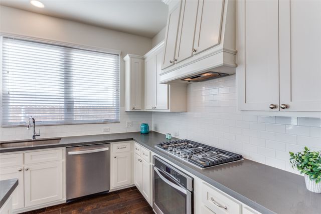 402 Templeton Drive, Fort Worth, TX 76107