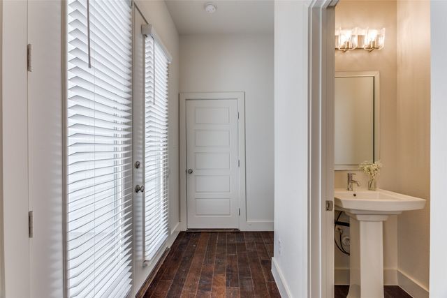 402 Templeton Drive, Fort Worth, TX 76107