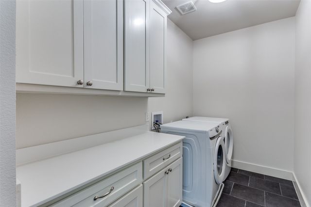 402 Templeton Drive, Fort Worth, TX 76107