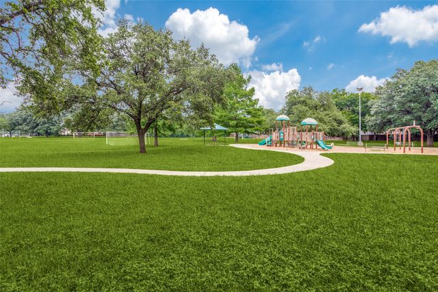 402 Templeton Drive, Fort Worth, TX 76107