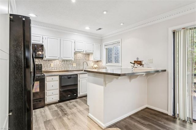 50 James SQ, Williamsburg, VA 23185