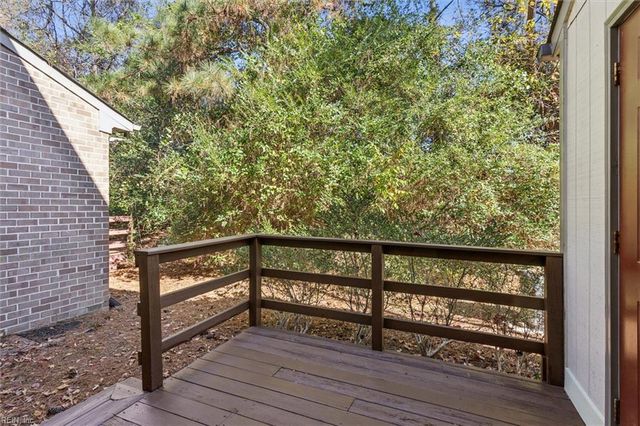 50 James SQ, Williamsburg, VA 23185