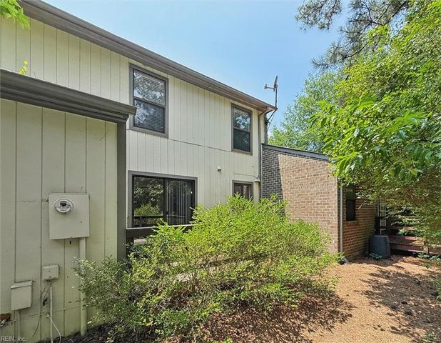 50 James SQ, Williamsburg, VA 23185