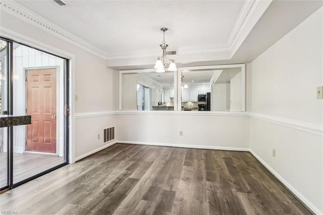 50 James SQ, Williamsburg, VA 23185