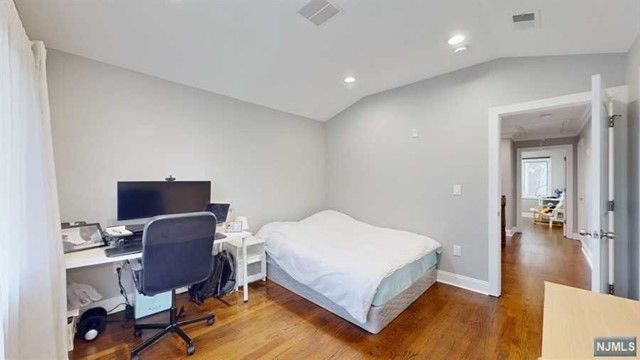 51 Roosevelt Street, Cresskill, NJ 07626