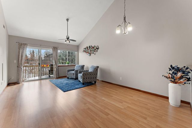 3000 Columbine Circle G, Valparaiso, IN 46383