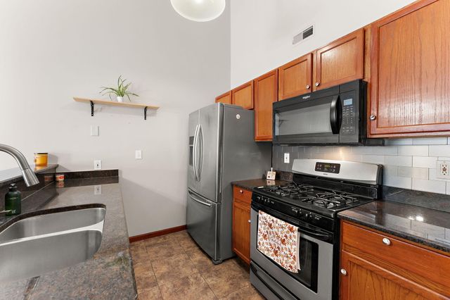 3000 Columbine Circle G, Valparaiso, IN 46383