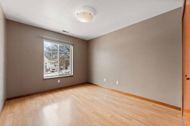 3000 Columbine Circle G, Valparaiso, IN 46383