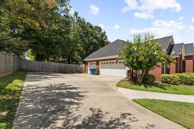 108 New Bedford, Dothan, AL 36303