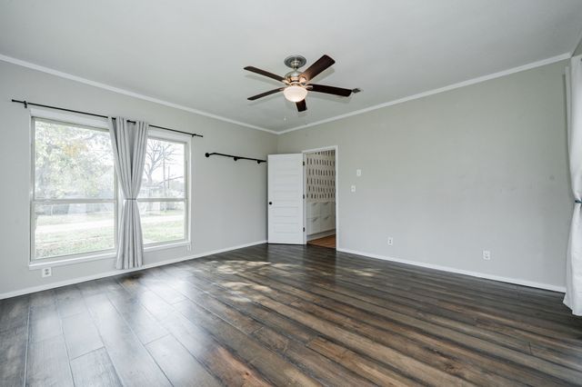 301 E 2nd North Street, Kaufman, TX 75142