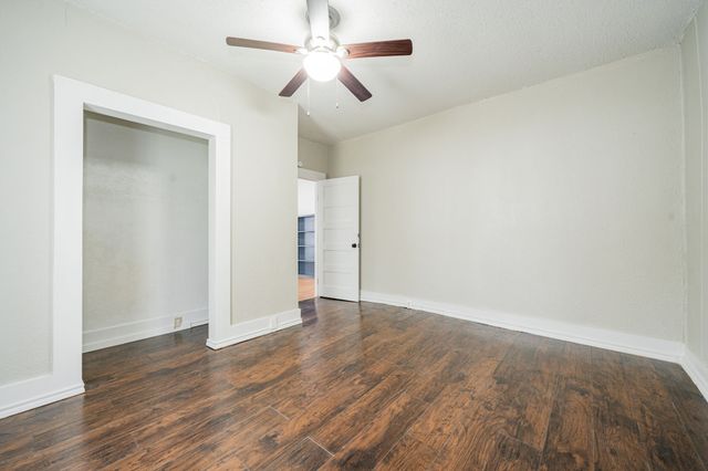 301 E 2nd North Street, Kaufman, TX 75142