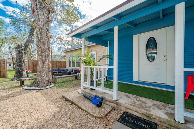 301 E 2nd North Street, Kaufman, TX 75142