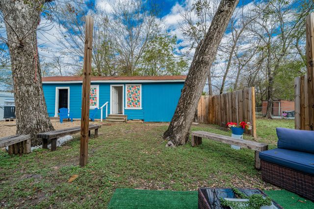 301 E 2nd North Street, Kaufman, TX 75142