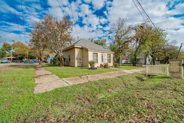 301 E 2nd North Street, Kaufman, TX 75142