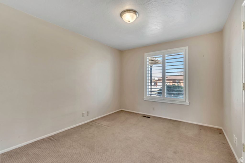 Image 8 of property listing at 2781 W SABLE AVE, Taylorsville, UT 84129