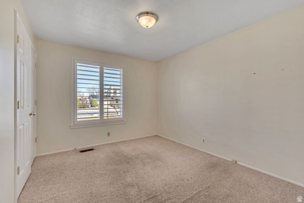 Image 10 of property listing at 2781 W SABLE AVE, Taylorsville, UT 84129