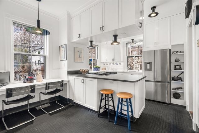 6 Mercer Circle, Cambridge, MA 02138